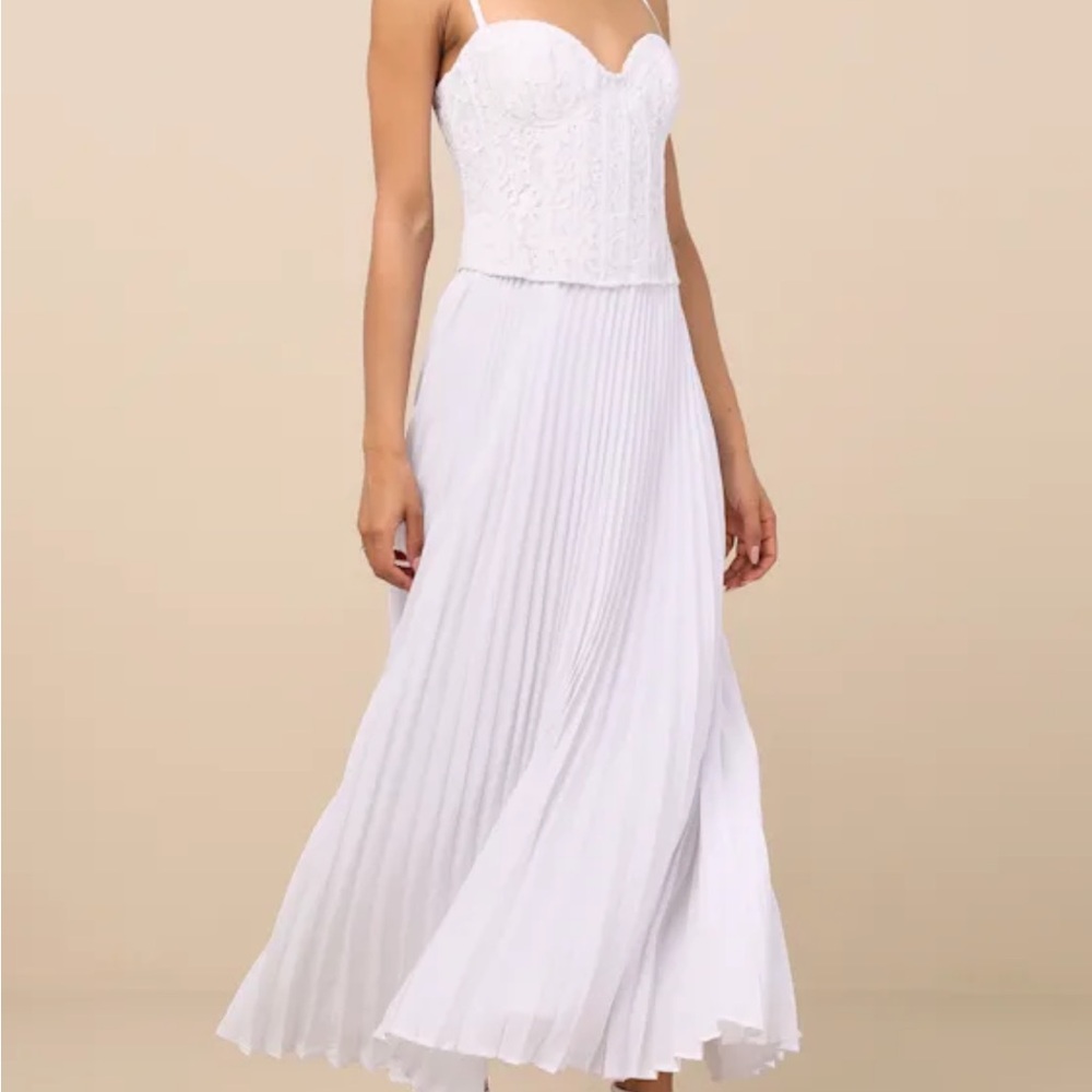 Lulu's White Strapless Pleated Dress